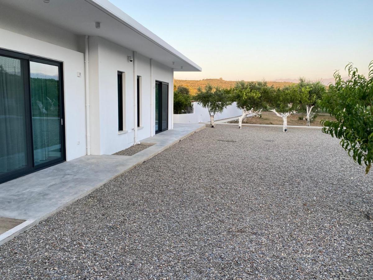 Lefko Apartments Tavronitis エクステリア 写真