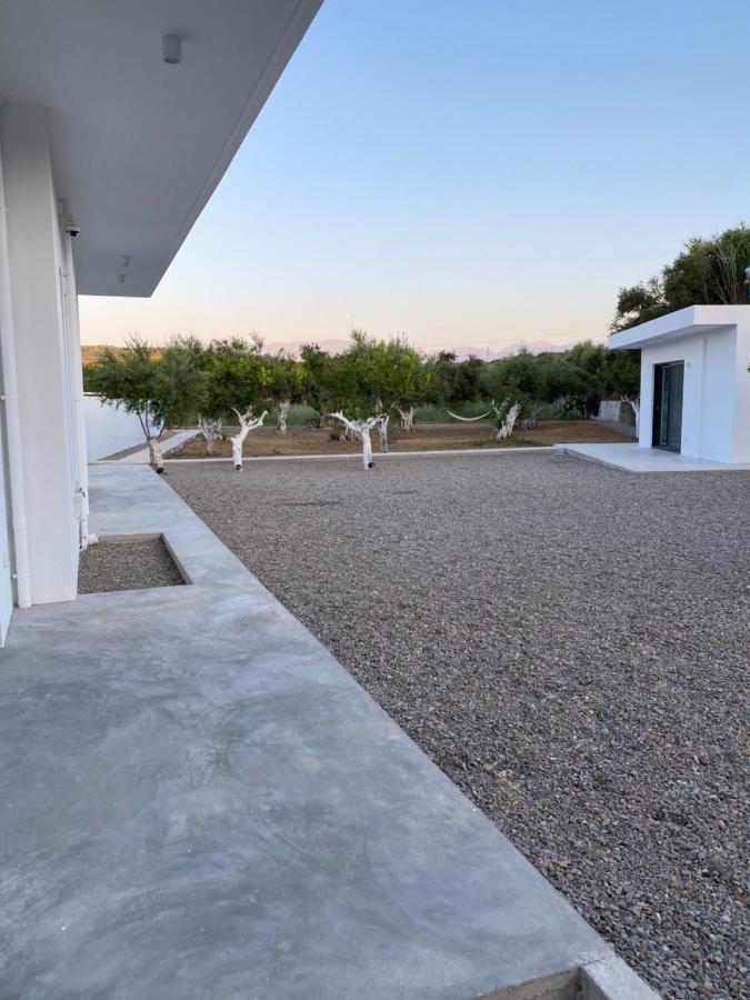 Lefko Apartments Tavronitis エクステリア 写真