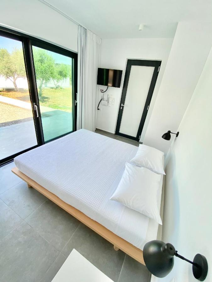 Lefko Apartments Tavronitis エクステリア 写真